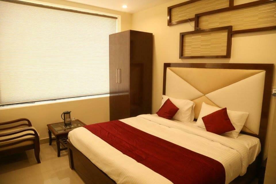 Hotel Eurasia Zirakpur Kültér fotó