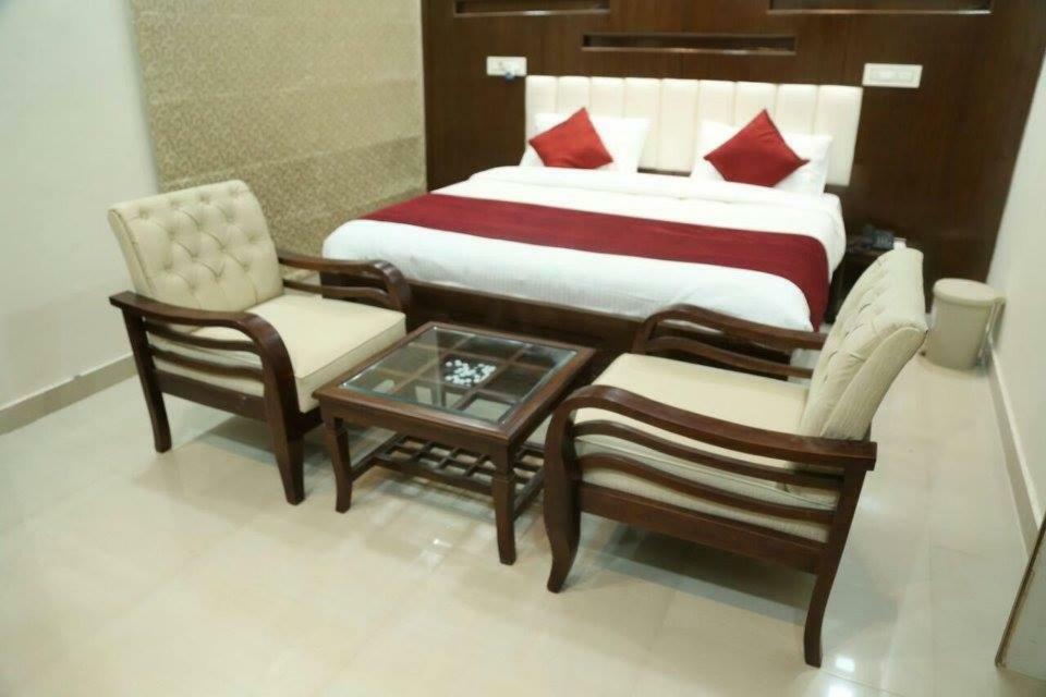 Hotel Eurasia Zirakpur Kültér fotó